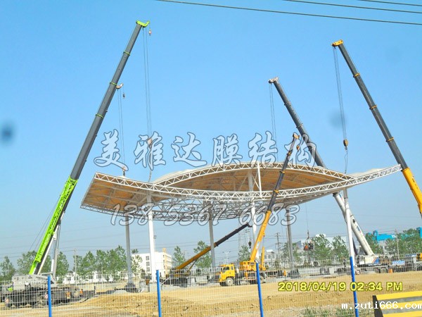 PTFE膜材江苏某中心港区大门膜结构工程