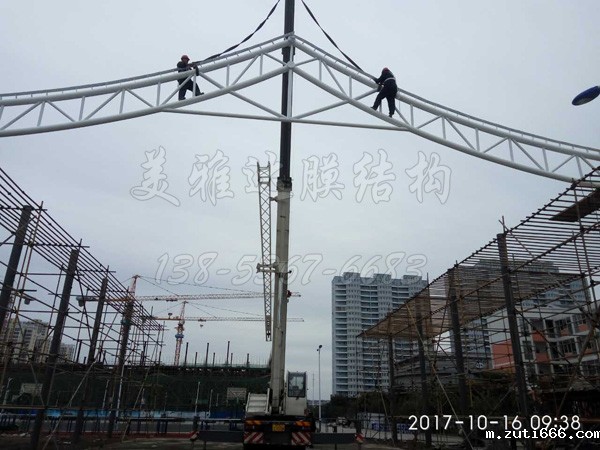 江苏某中学门球场膜结构罩棚