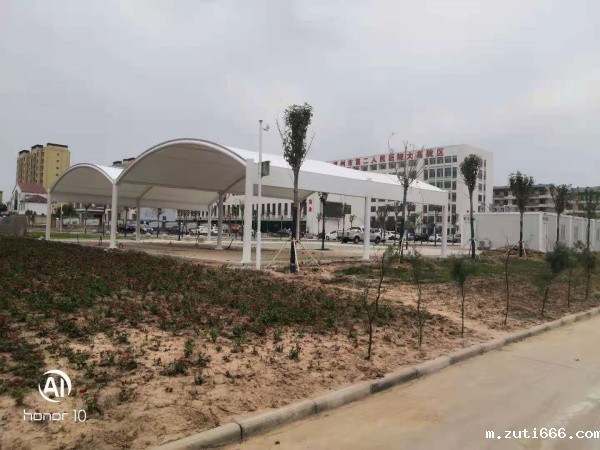 4、车棚膜结构：滨州市第二人民医院车棚膜结构(1)