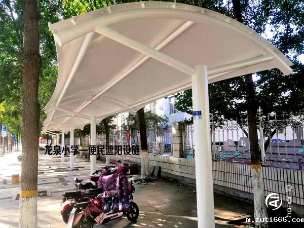 景观膜结构：临朐龙泉小学便民遮阳膜结构