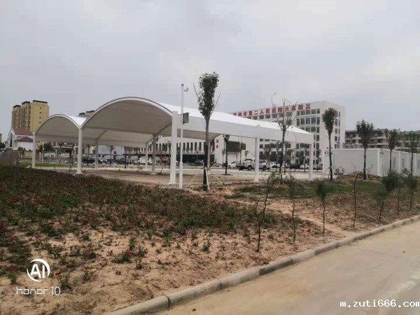 车棚膜结构：滨州市第二人民医院车棚膜结构